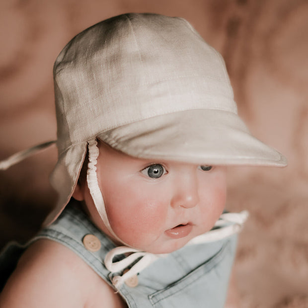 Bedhead 'Roamer' Baby Reversible Teddy Flap Sun Hat - Rosa/Flax