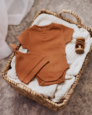 Snuggle Hunny Kids Short Sleeve Bodysuit Chestnut