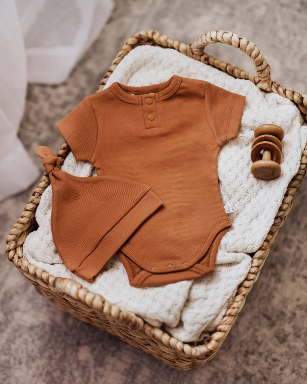 Snuggle Hunny Kids Short Sleeve Bodysuit Chestnut